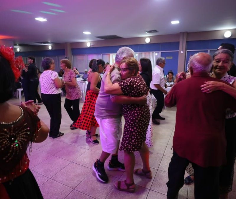 Aleam promove baile especial em homenagem ao Mês do Idoso