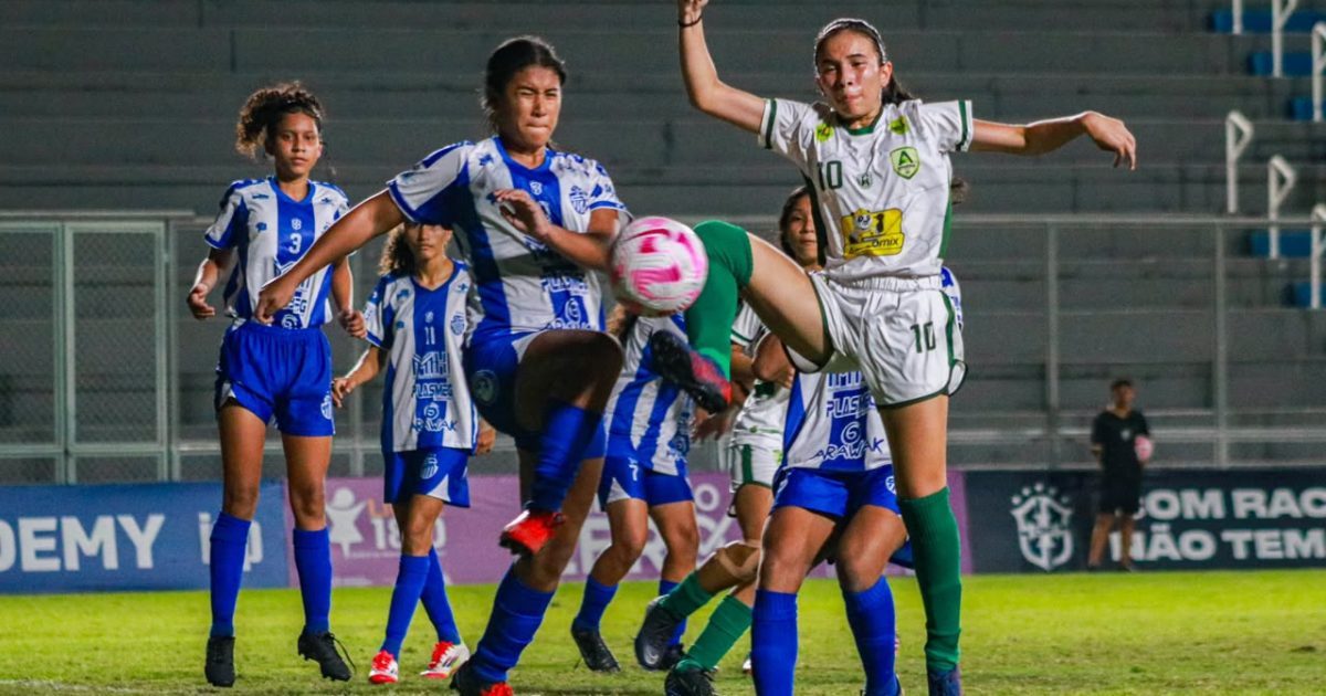 Festival de futebol feminino Sub-15 reúne equipes em Manaus