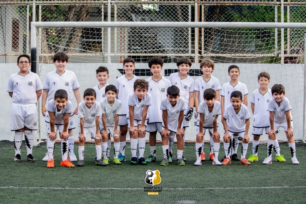 Escolinha do Santos em Manaus homenageia ícones do futebol local