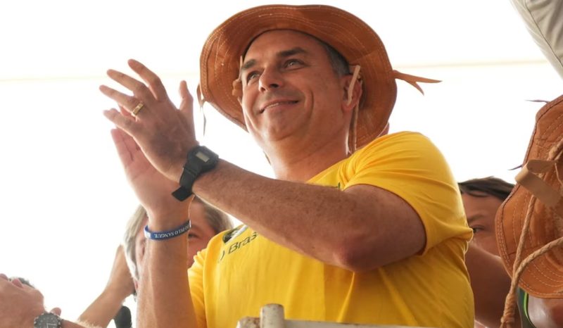 Itamaraty convoca diplomata argentino para esclarecer saída de Flávio Bolsonaro