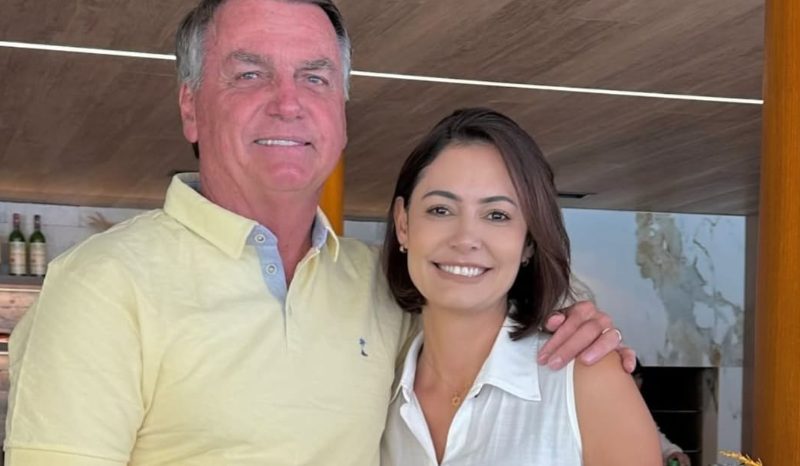 Michelle Bolsonaro pede união entre a direita em recado de ex-presidente