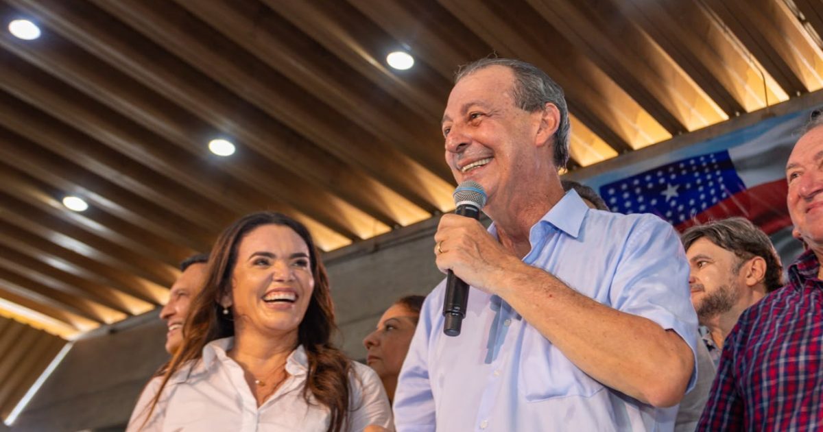 Omar Aziz reúne equipe de confiança para primeira reunião oficial