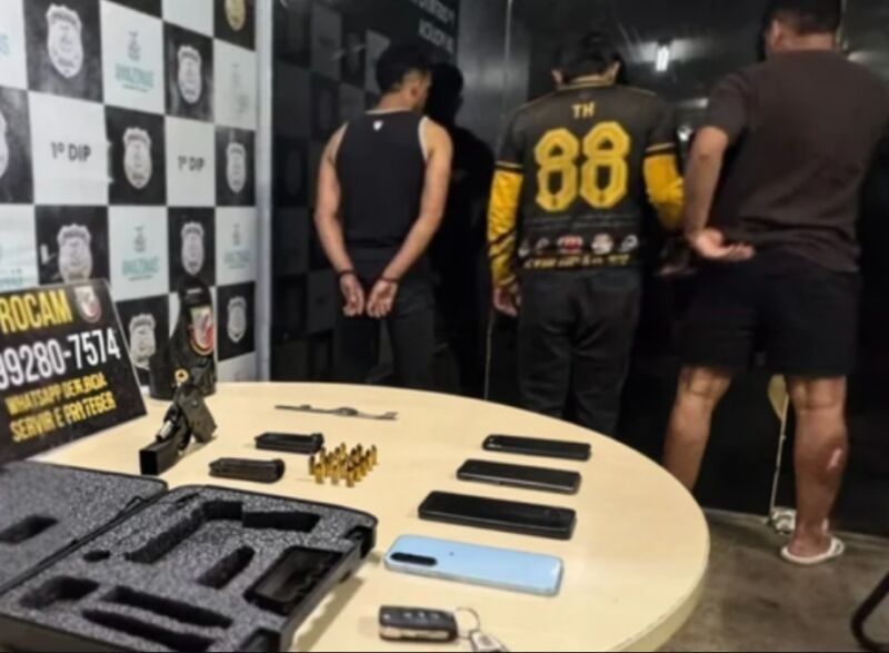 Trio é preso em Manaus com pistola furtada e equipamentos de furto