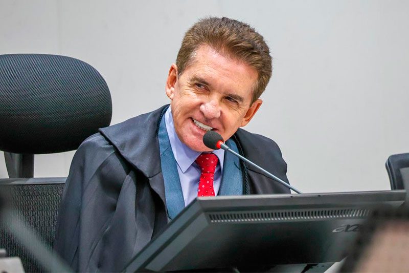 Presidente do TCE-MT é investigado por saques de R$ 15 milhões em espécie