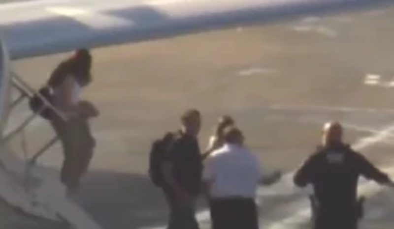 Flávio Bolsonaro e família chegam a Miami após viagem polêmica